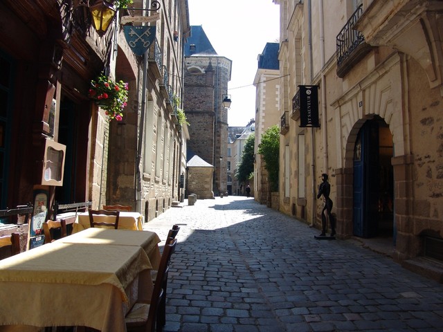 rennes-france-old-street-vieille-ville-ruelle